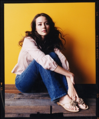 Amy Acker Pies