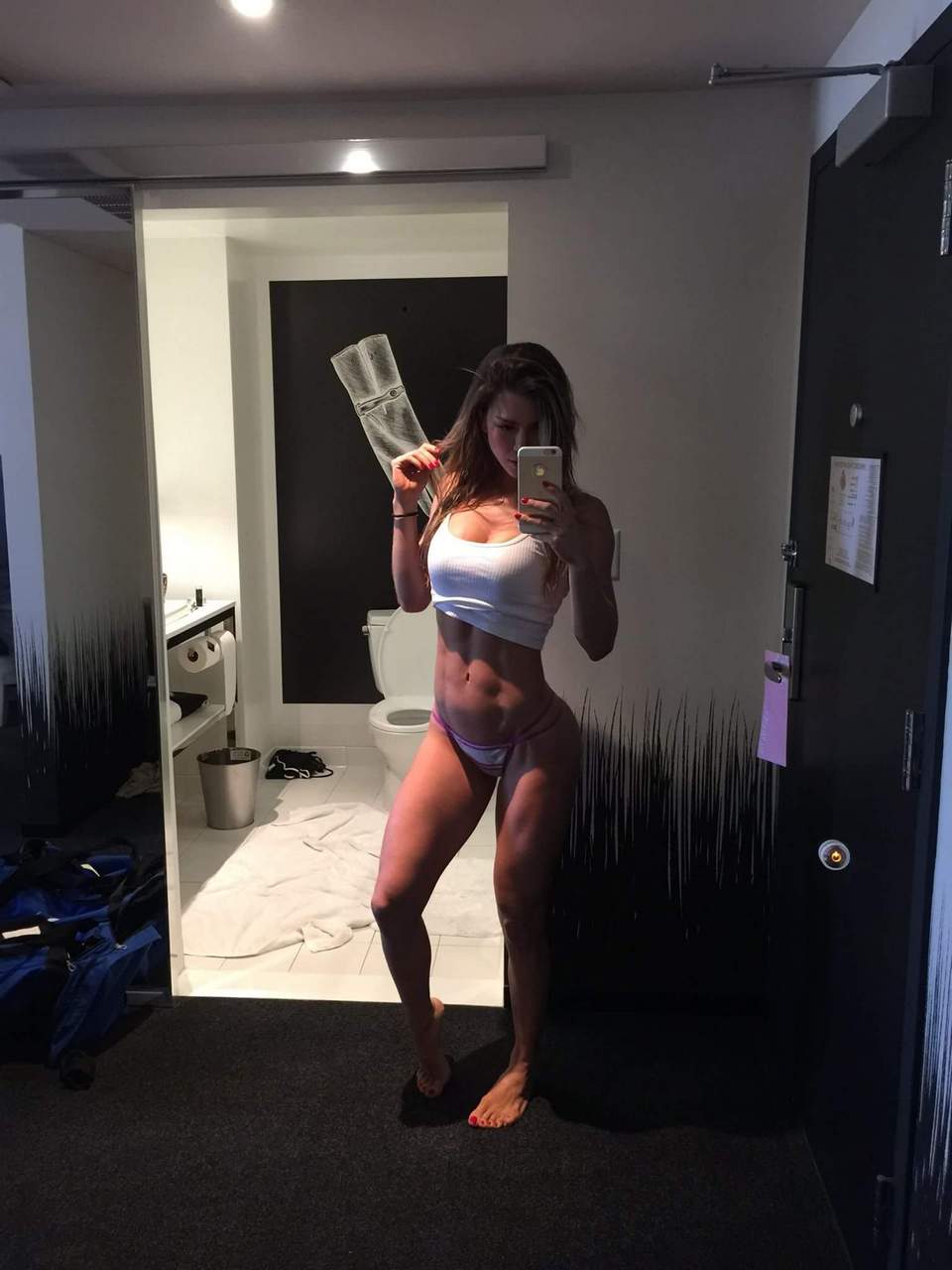 Anllela Sagra Pies