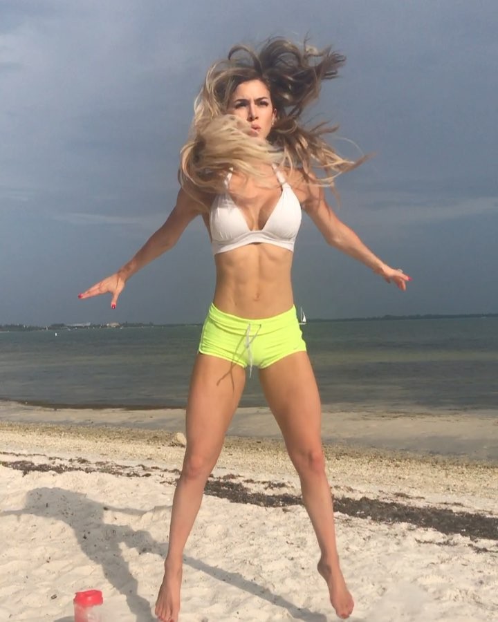 Anllela Sagra Pies