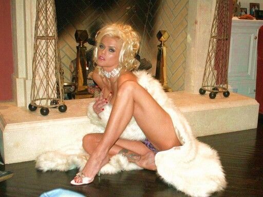 Anna Nicole Smith Pies