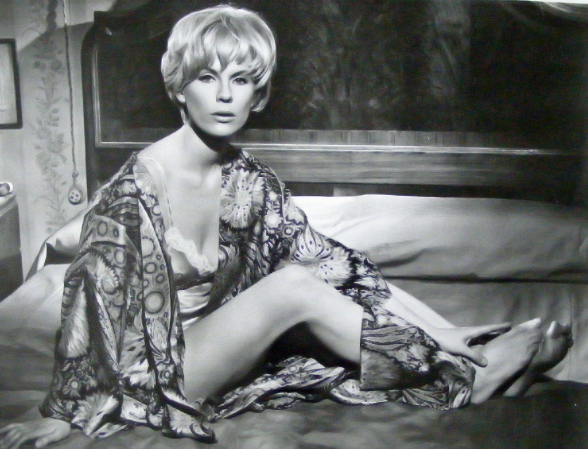 Bibi Andersson Pies