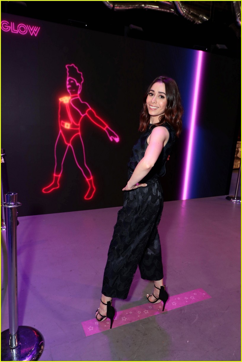 Cristin Milioti Pies