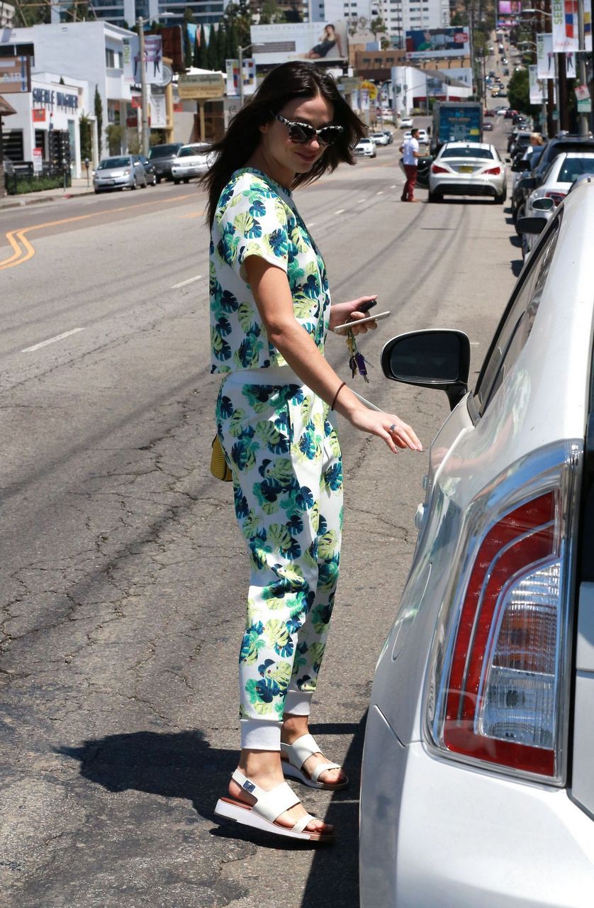 Crystal Reed Pies