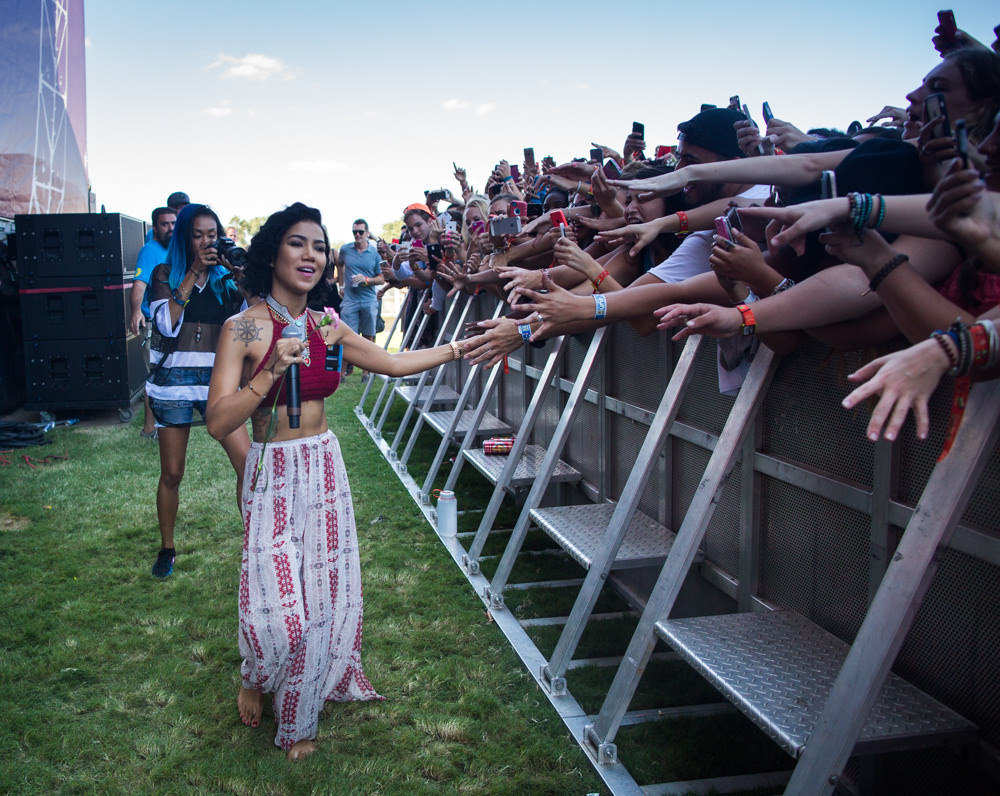 Jhene Aiko Pies