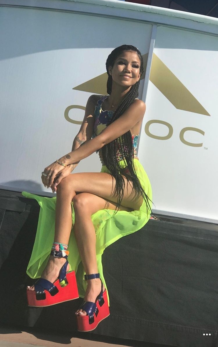 Jhene Aiko Pies