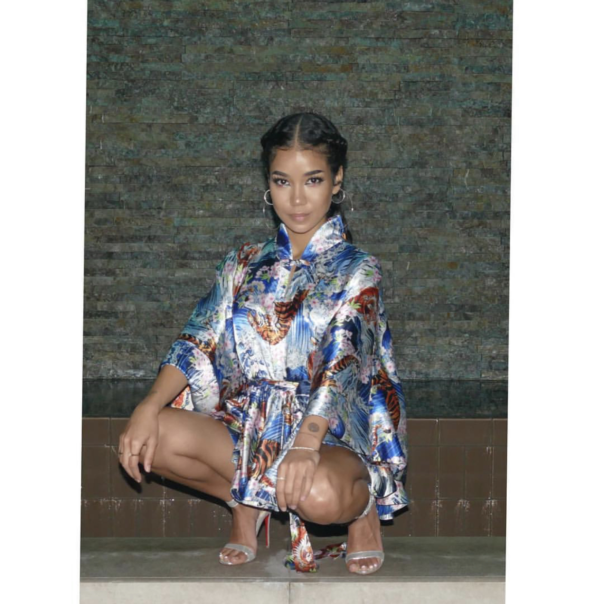 Jhene Aiko Pies