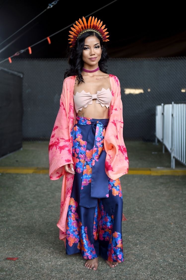 Jhene Aiko Pies