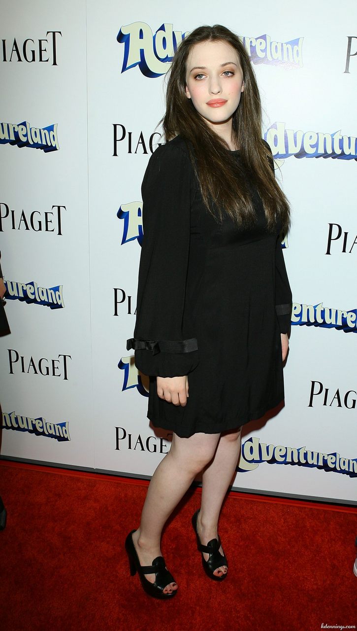 Kat Dennings Pies