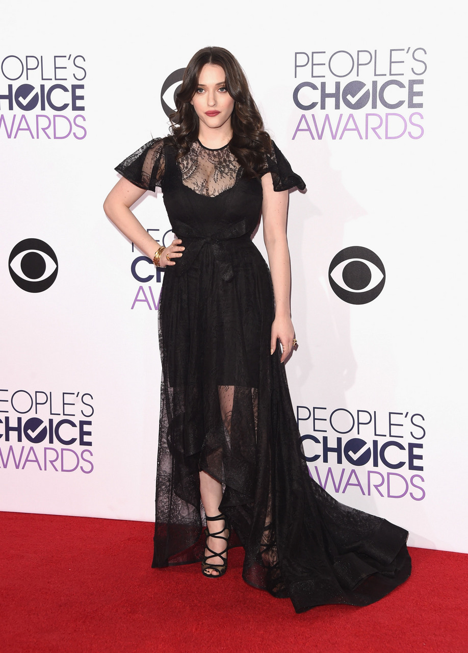 Kat Dennings Pies