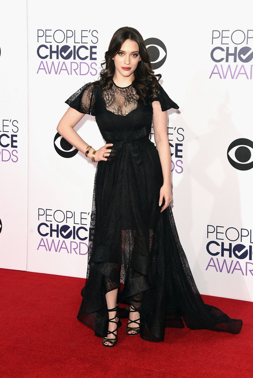 Kat Dennings Pies