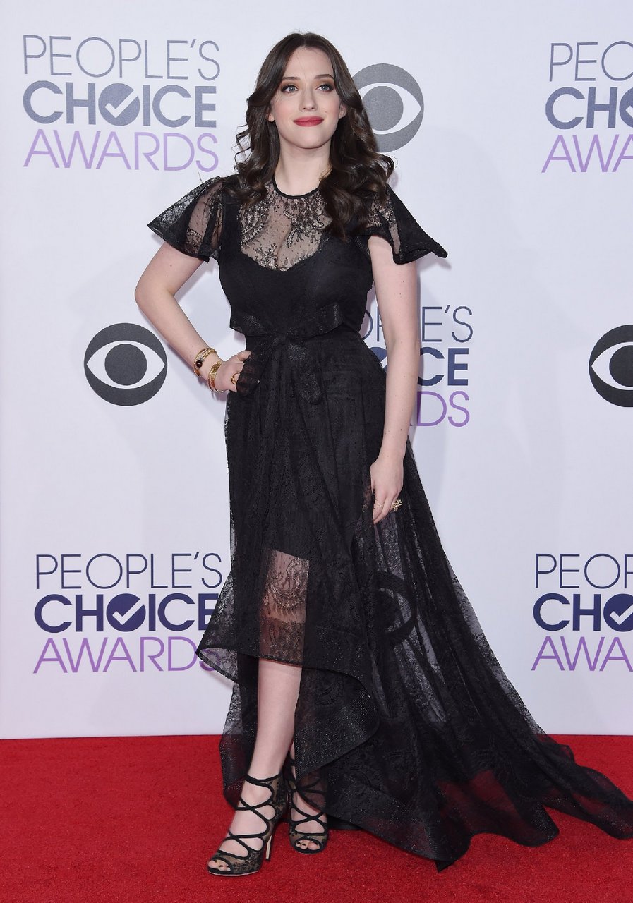 Kat Dennings Pies