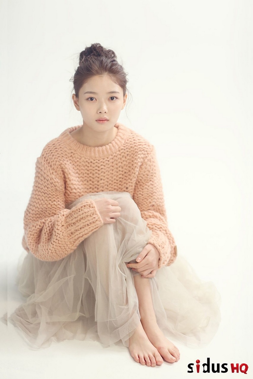 Kim Yoo Jeong Pies