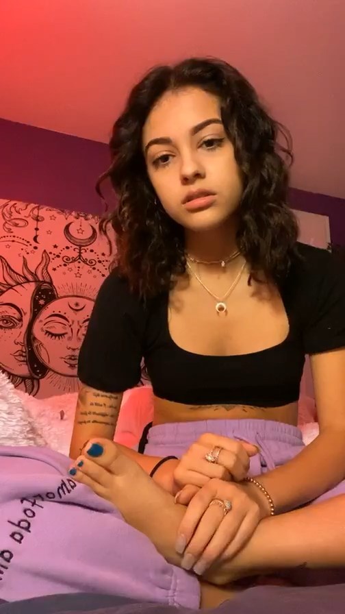 Malu Trevejo Pies