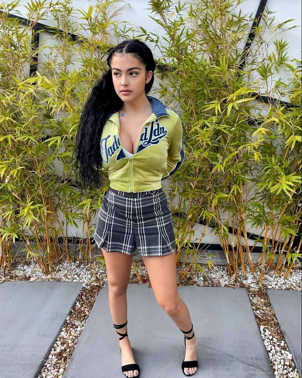 Malu Trevejo Pies