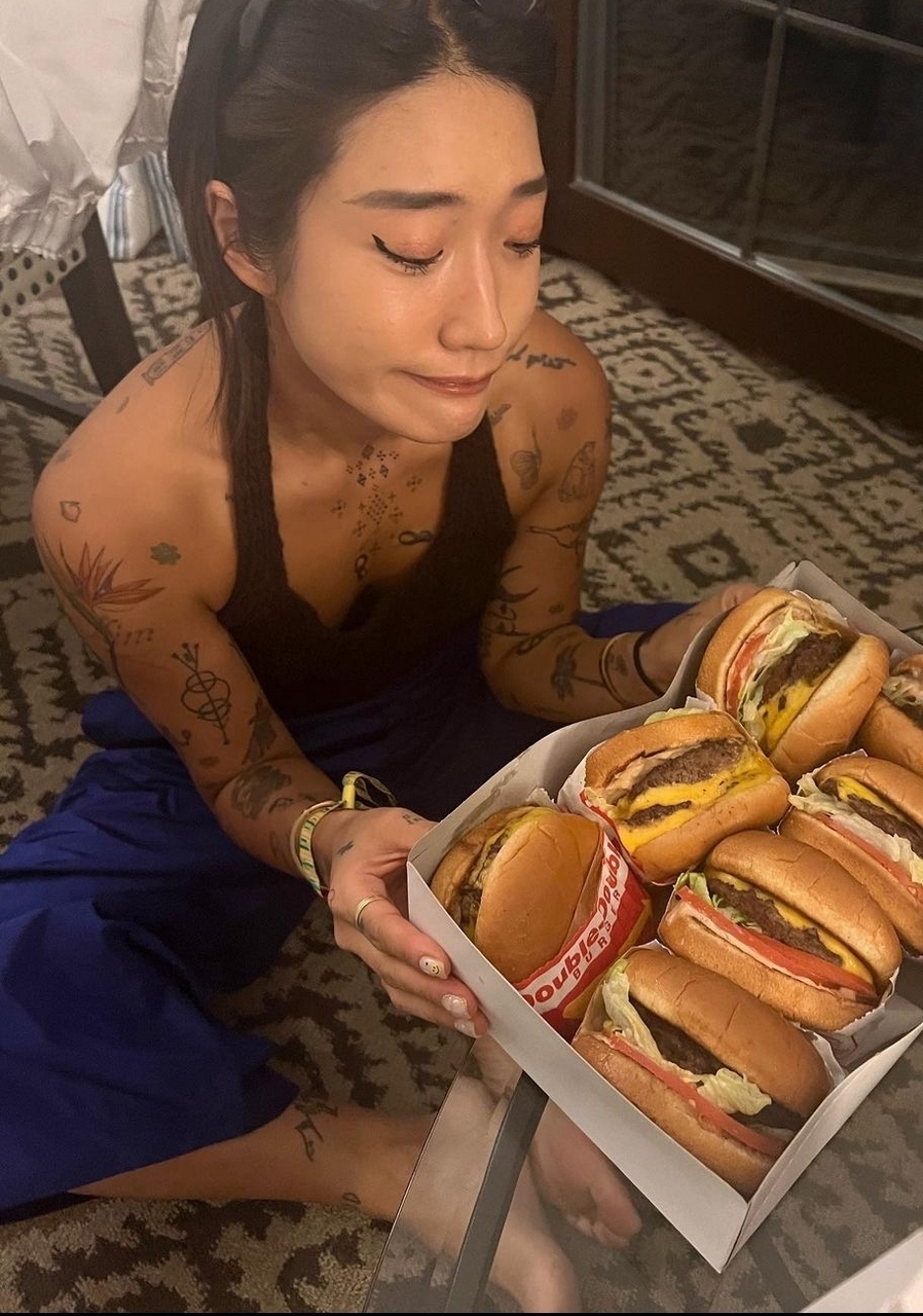 Peggy Gou Pies