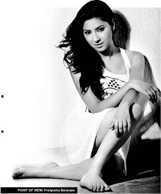 Pratyusha Banerjee Pies