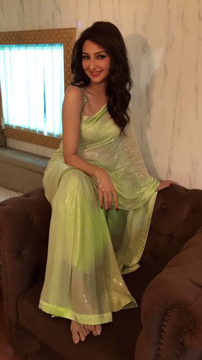 Saumya Tandon Pies