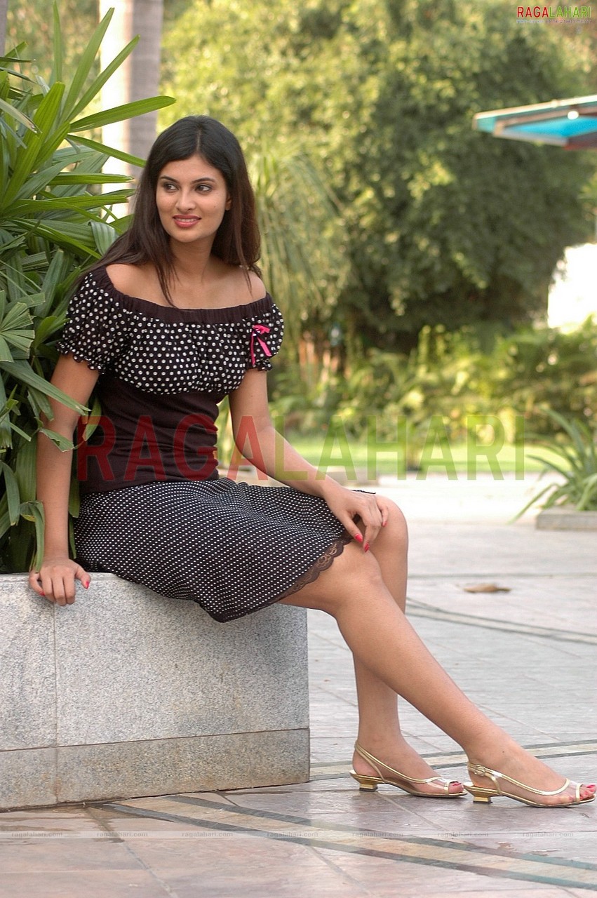 Sayali Bhagat Pies