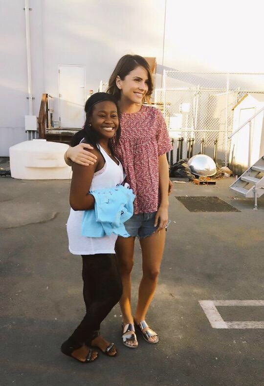 Shelley Hennig Pies