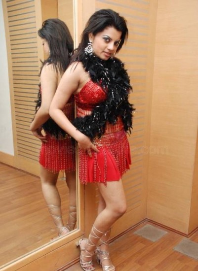 Shraddha Sharma Pies