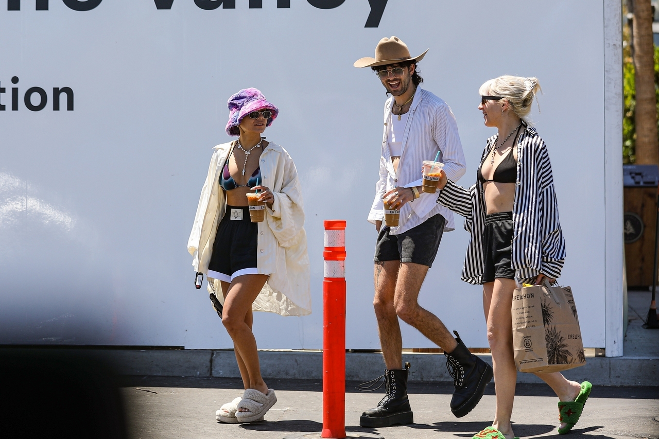 Vanessa Hudgens Pies