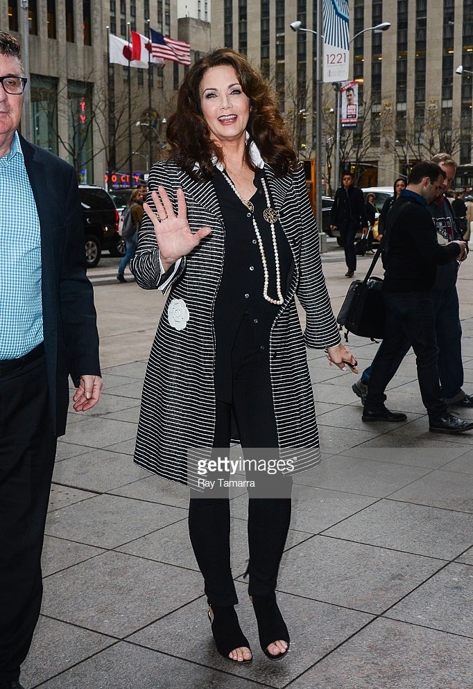 Lynda Carter Pies