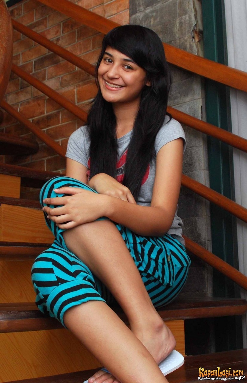 Shireen Sungkar Pies