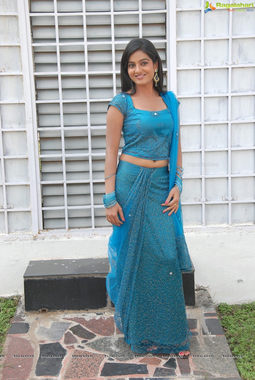 Shruthi Raj Pies