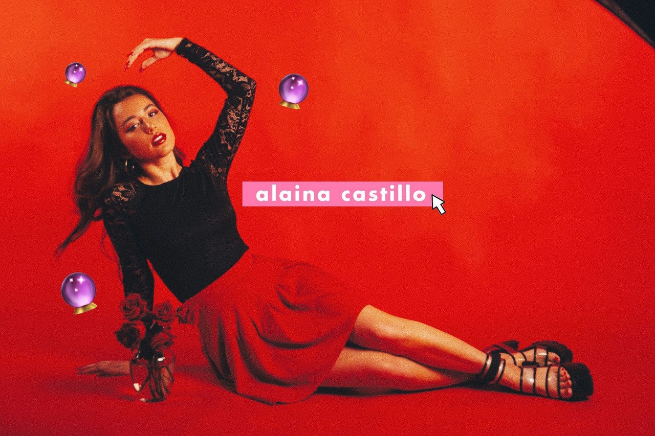 Alaina Castillo Pies