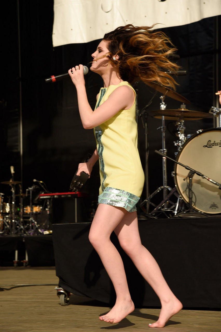 Sydney Sierota Pies