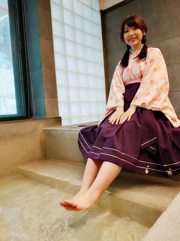 Yukari Anzai Pies