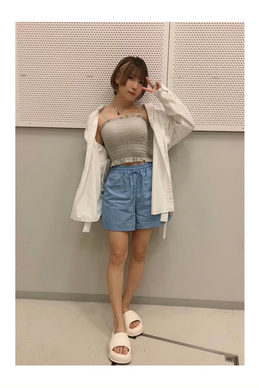 Yuuka Aisaka Pies